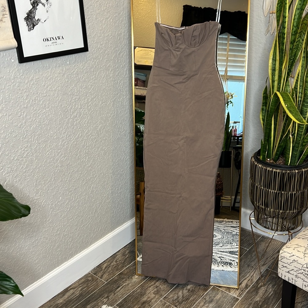 HOUSE OF CB 'Lucia' Taupe Strapless Corset Maxi Dress NWOT - Picture 6 of 9